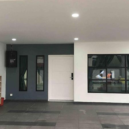 ジョホールバル 22Pax :Taman Pelangi Party House Nearby Midvellyヴィラ エクステリア 写真