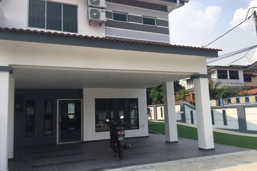 ジョホールバル 22Pax :Taman Pelangi Party House Nearby Midvellyヴィラ エクステリア 写真