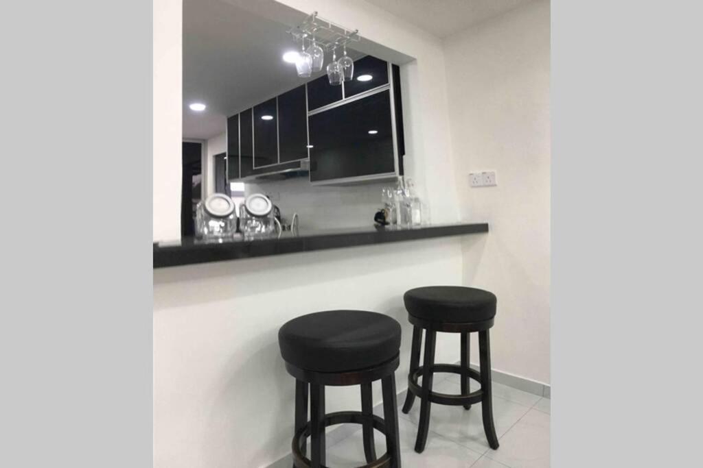 ジョホールバル 22Pax :Taman Pelangi Party House Nearby Midvellyヴィラ エクステリア 写真